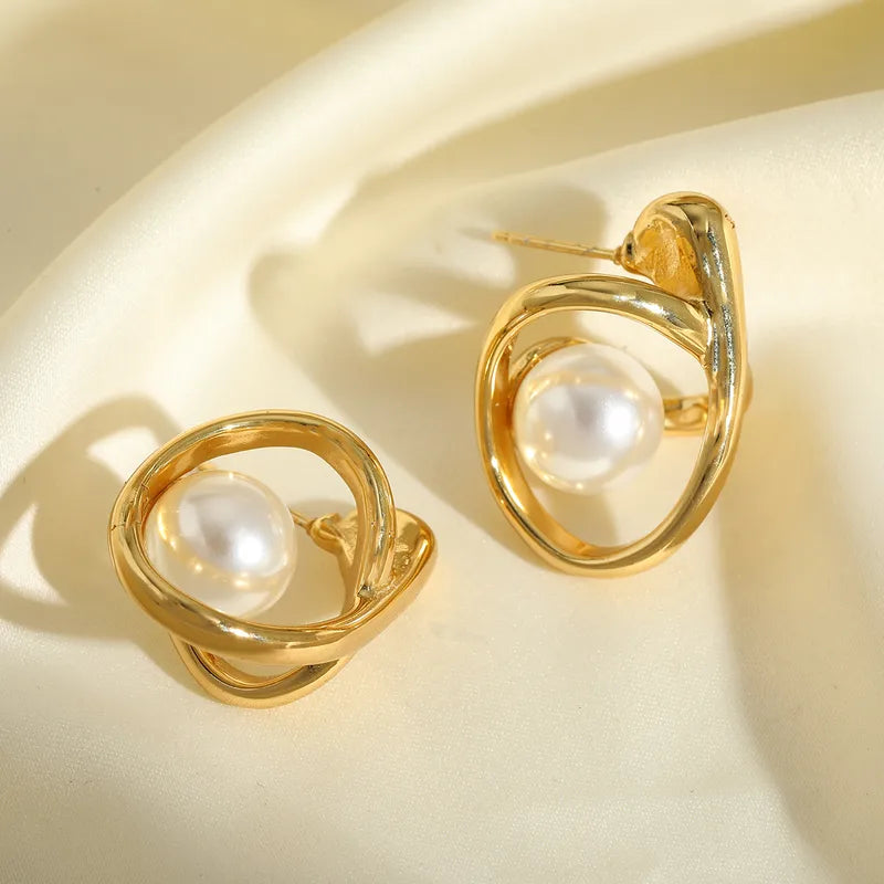 Golden Embrace Pearl Stud