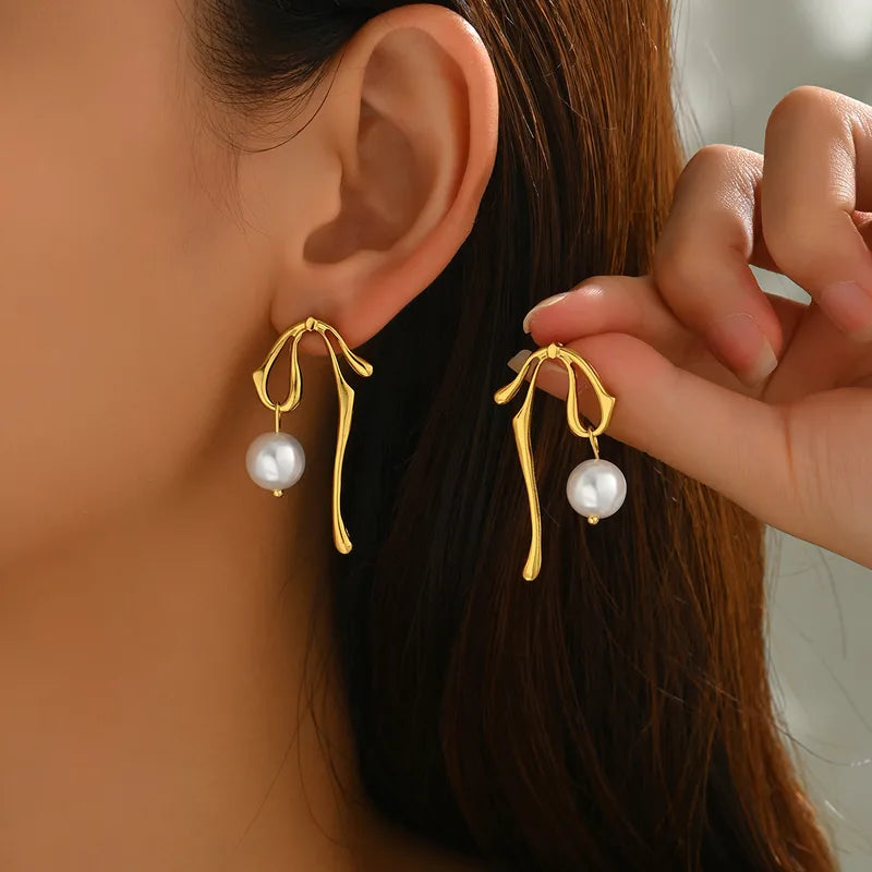 Pearl Ear Stud
