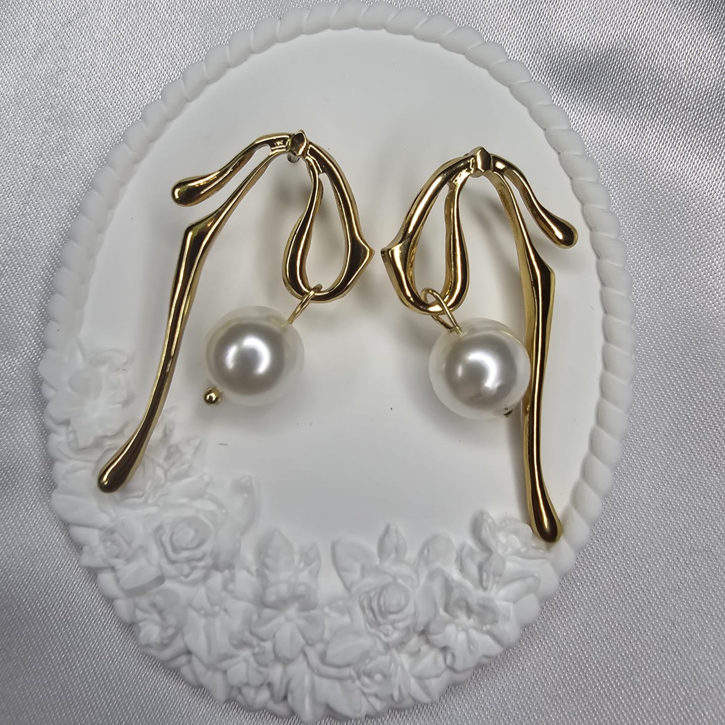 Pearl Ear Stud