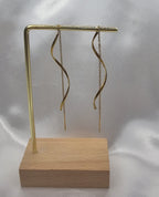 Wavy Tassel Ear Line