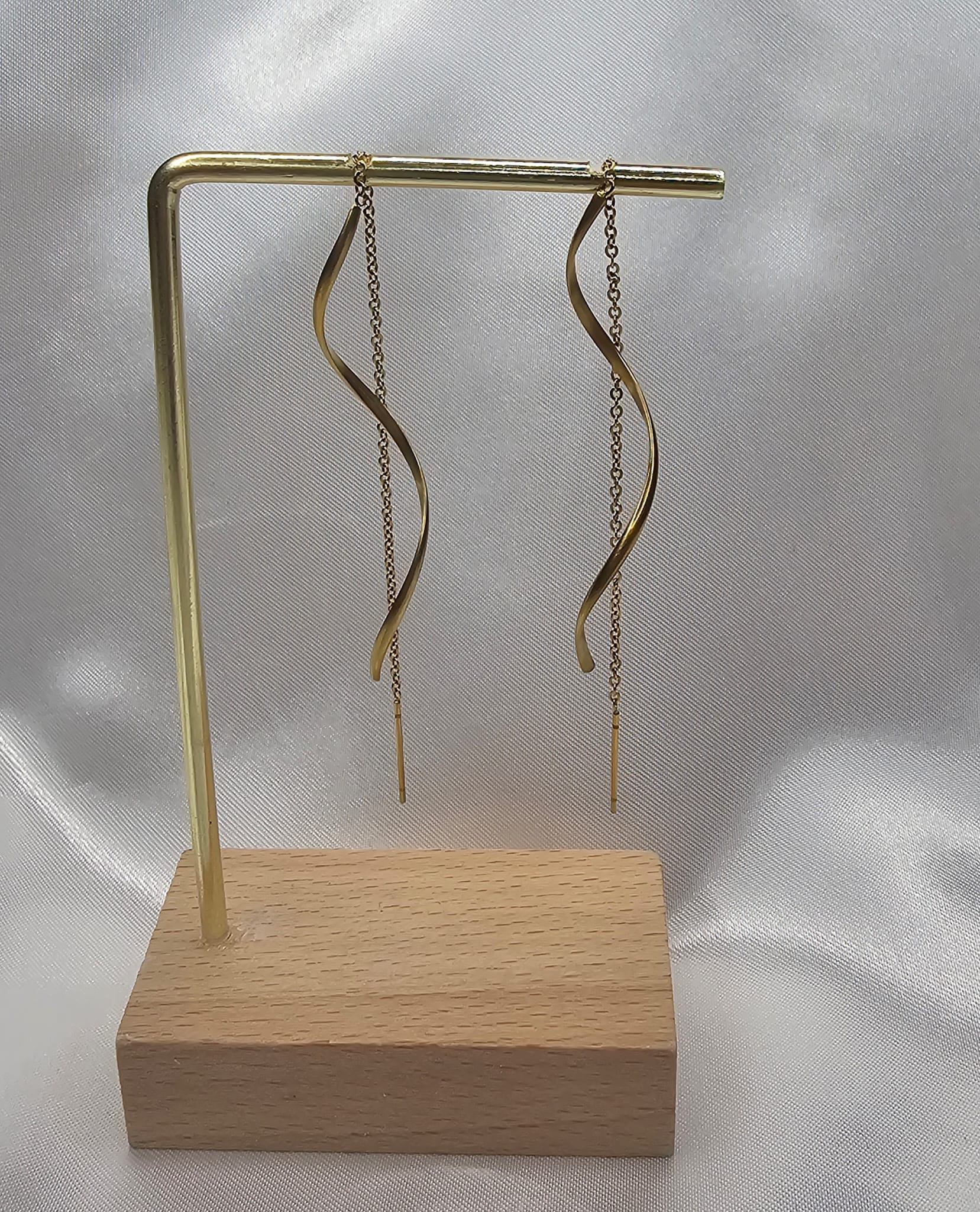 Wavy Tassel Ear Line