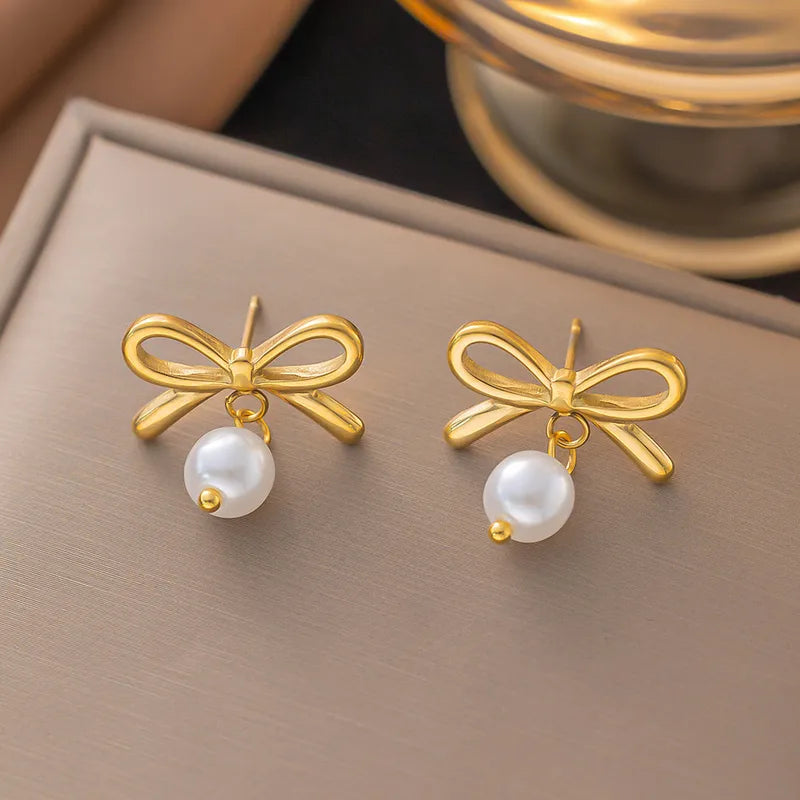 Ribbon Pearl Charm Earring