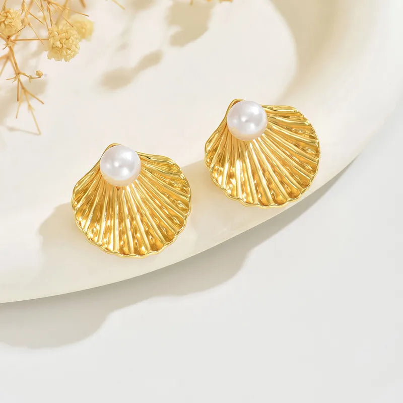 Golden Shell Pearl Stud