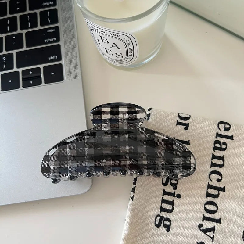 Checkered Hair Claws