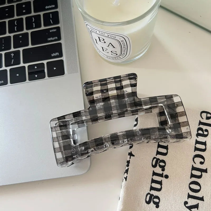 Checkered Hair Claws