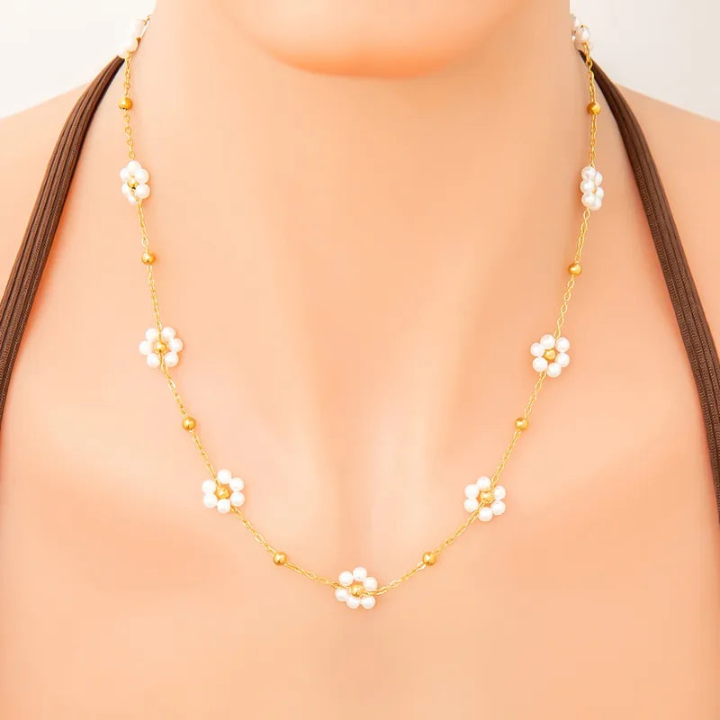 Pearl Flower Pendant Necklace